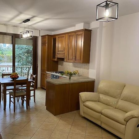 Appartamento A Torgiano Centro Bagian luar foto