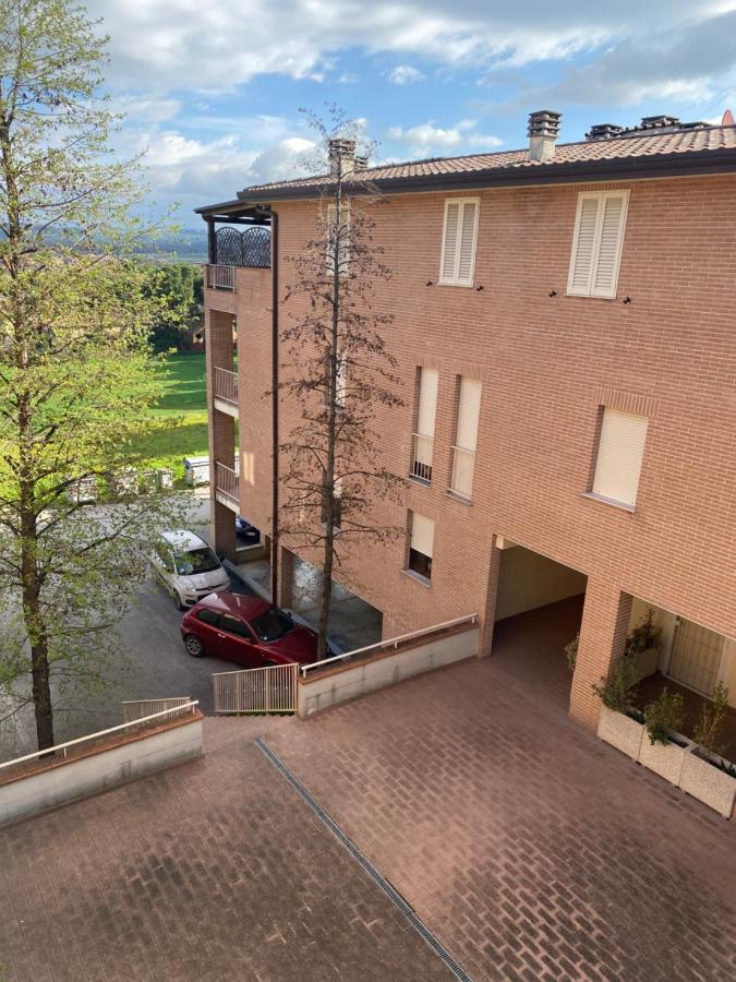 Appartamento A Torgiano Centro Bagian luar foto