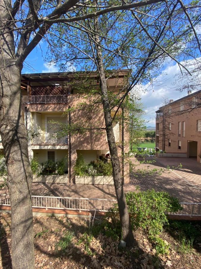 Appartamento A Torgiano Centro Bagian luar foto